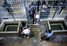 custodios del Centro del Confinamiento del Terrorismo