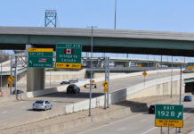 El nuevo puente entre EE.UU. y Canadá entra en funcionamiento pese a tensiones comerciales puente Ambassador, que une a Detroit con Windsor