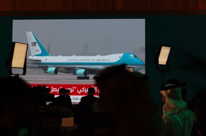 The Saudi-US Investment Forum in Riyadh avión de Trump