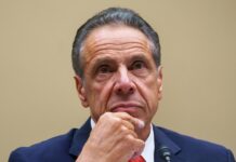 Alcalde de Nueva York pide a Cuomo no ser "arrogante" y retirar su candidatura a la ciudad