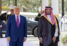 Trump aterriza en Riad en su primera gira internacional a Oriente Medio