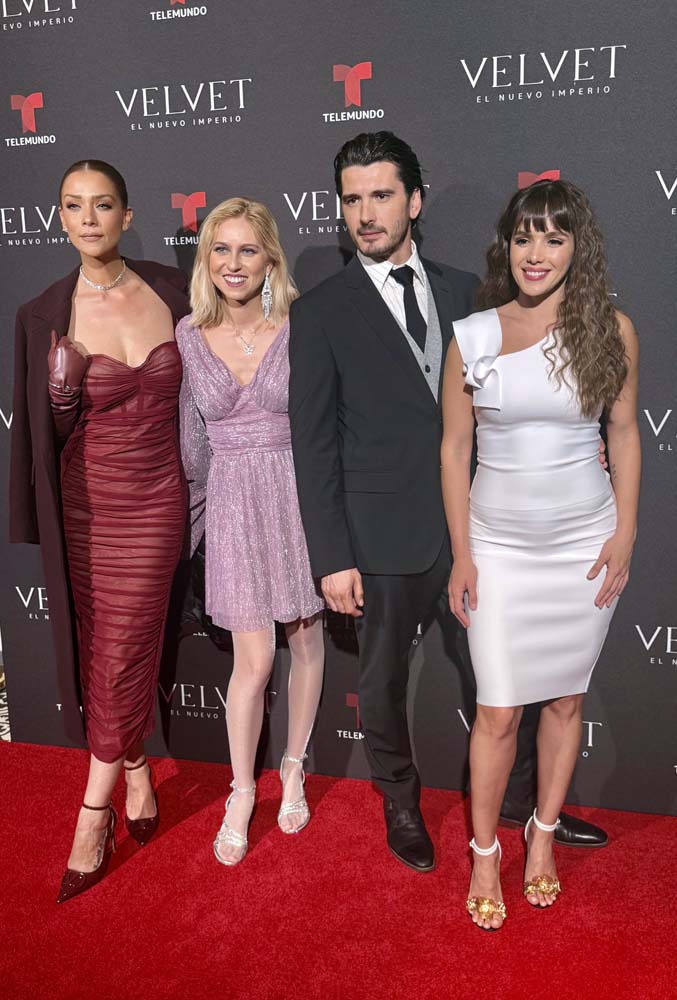 Siqueiros, Gonz&aacute;lez, y Miranda con Impacto Latino en la experiencia inmersiva de Velvet enNueva York.