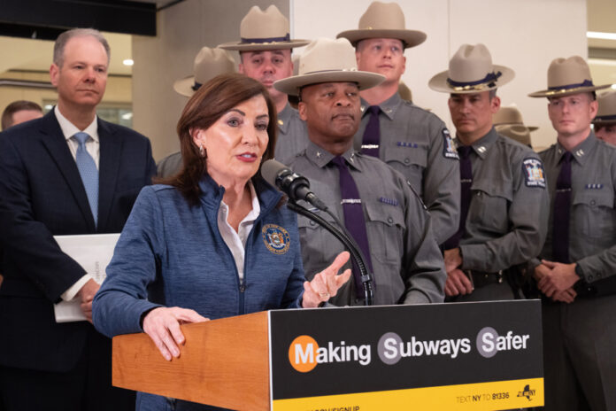 La gobernadora Hochul anuncia otra inversión millonaria en el metro de Nueva York