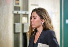 Una denunciante de Weinstein abandona sala de tribunal llorando y juez suspende la sesión Miriam Haley