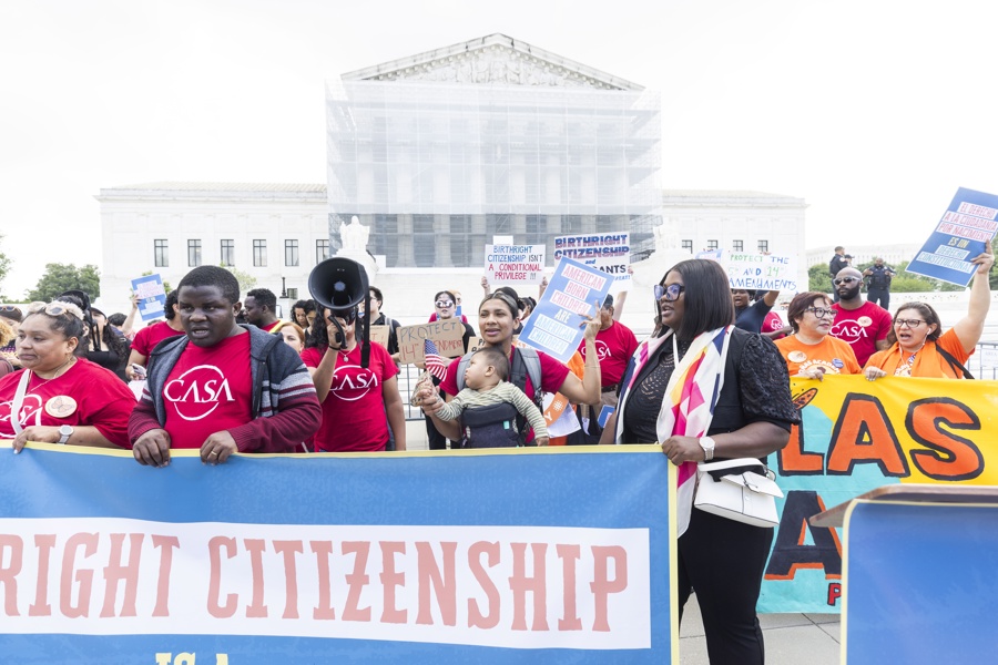 US Supreme Court hears President Trump's challenge to birthright citizenship ciudadania