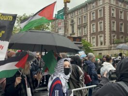 Graduaciones en Columbia en medio de protestas propalestinas, quema de diplomas y abucheos