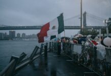 Nueva York recuerda a víctimas del Cuauhtémoc
