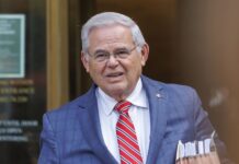 El exsenador Bob Menéndez comienza a cumplir condena de once años por corrupción