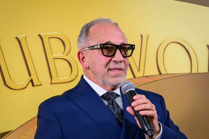 El productor musical Emilio Estefan