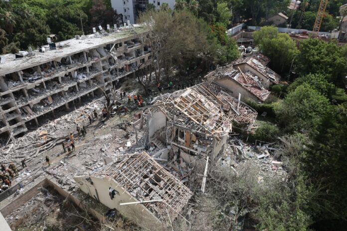 Ataque con misiles iraníes sobre Tel Aviv Ataque con misiles iraníes sobre Tel Aviv