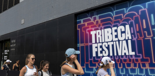 El primer corto ecuatoriano en Tribeca, un sueño adolescente en la era Spice Girls