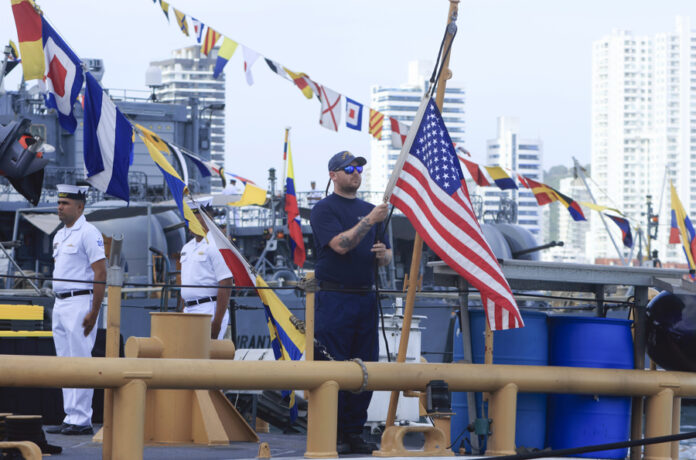 Colombia recibe tres embarcaciones patrulleras de mar donadas por Estados Unidos Colombia recibe tres embarcaciones patrulleras de mar donadas por Estados Unidos