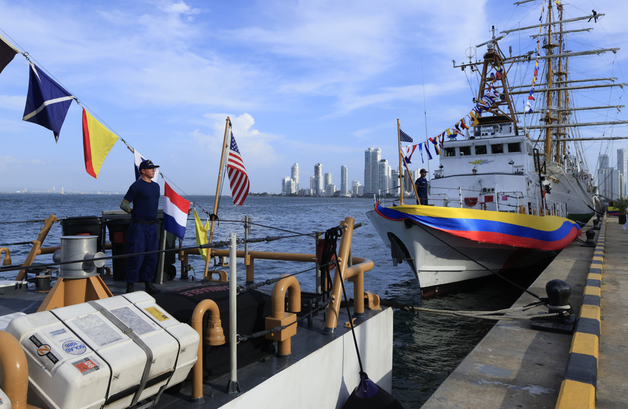 Colombia recibe tres embarcaciones patrulleras de mar donadas por Estados Unidos