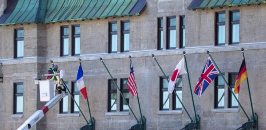 banderas de los países de los ministros de Exteriores del G7