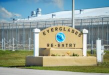 Muere un mexicano en un centro migratorio de Georgia en aparente caso de suicidio cárceles-migratorias-en-Florida-696x463