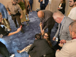 Gobierno Trump ordena no otorgar fianza a inmigrantes detenidos que pelean su deportación Acuerdo de las cárceles de Miami-Dade con Inmigración confronta a autoridades y activistas