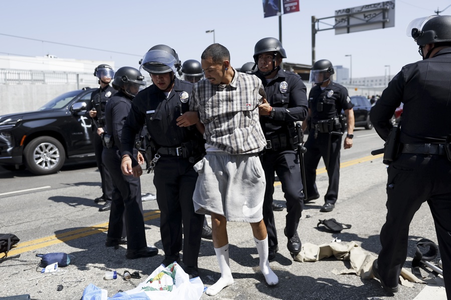 National Guard deployed by President Trump as anti-ICE protests continue in Los Angeles detenidos, de diversas nacionalidades