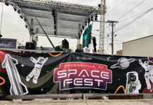 "Vaqueros espaciales": con un festival, la ciudad vecina de SpaceX da su respaldo a Musk "Vaqueros espaciales": con un festival, la ciudad vecina de SpaceX da su respaldo a Musk