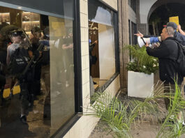 Cuatro hombres escapan de un centro de detención de inmigrantes en Newark durante protesta Protestas en Los Ángeles se trasladan a hoteles donde se alojan los agentes migratorios