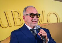 El productor musical Emilio Estefan