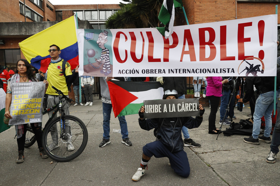 Álvaro Uribe se convierte en el primer expresidente colombiano condenado penalmente Álvaro Uribe se convierte en el primer expresidente colombiano condenado penalmente