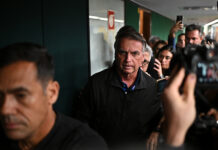 La Corte Suprema brasileña ratifica el uso de tobillera electrónica y el veto a las redes para Bolsonaro