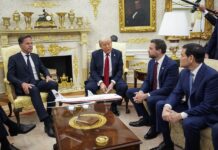 Trump amenaza a Rusia con aranceles del 100 % si no hay acuerdo sobre Ucrania en 50 días