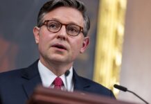 Trump dice que trabaja con presidente de la Cámara Baja para reabrir el Gobierno Federal Mike Johnson