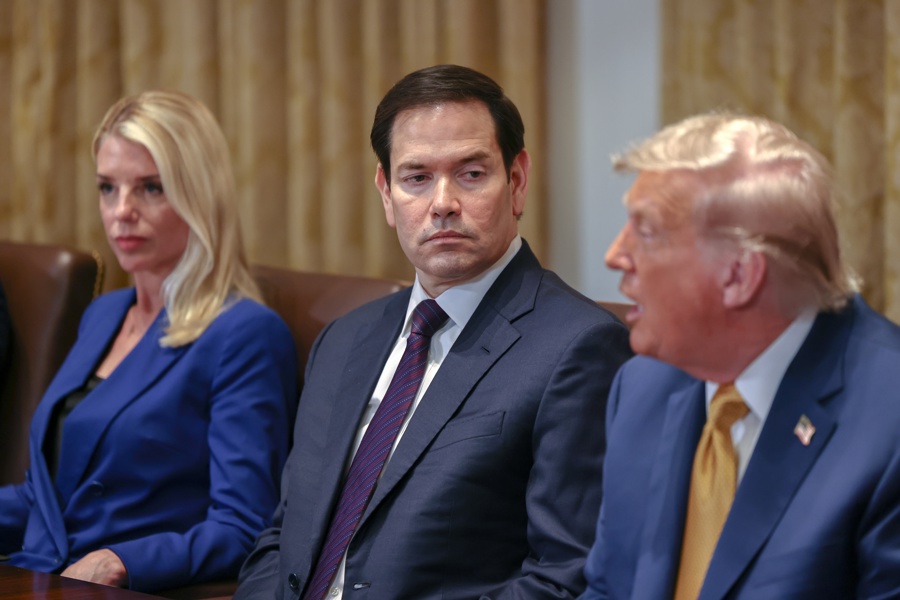 US president hosts cabinet meeting at White House Pam Bondi