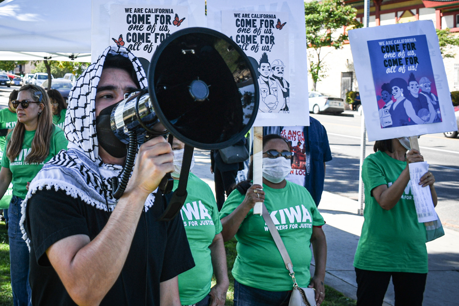 La comunidad asiática de Los Ángeles se une a la hispana para frenar las redadas de ICE protesta