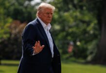 Trump nomina a empresario que se declara su fan y "macho alfa" como embajador de Malasia Trump