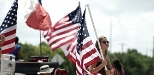 Trump visita Texas