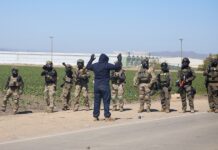 FBI busca a implicado en choque de migrantes con ICE en granja de cannabis de California redada