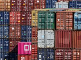 Trump amenaza con cortar comercio con países que tienen superávit si no se bajan los tipos comercio