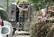 Trump firma una declaración de emergencia para responder a las inundaciones en Texas rescate