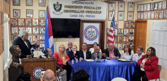 Grupos conservadores latinoamericanos avalan despliegue militar de EEUU cerca de Venezuela