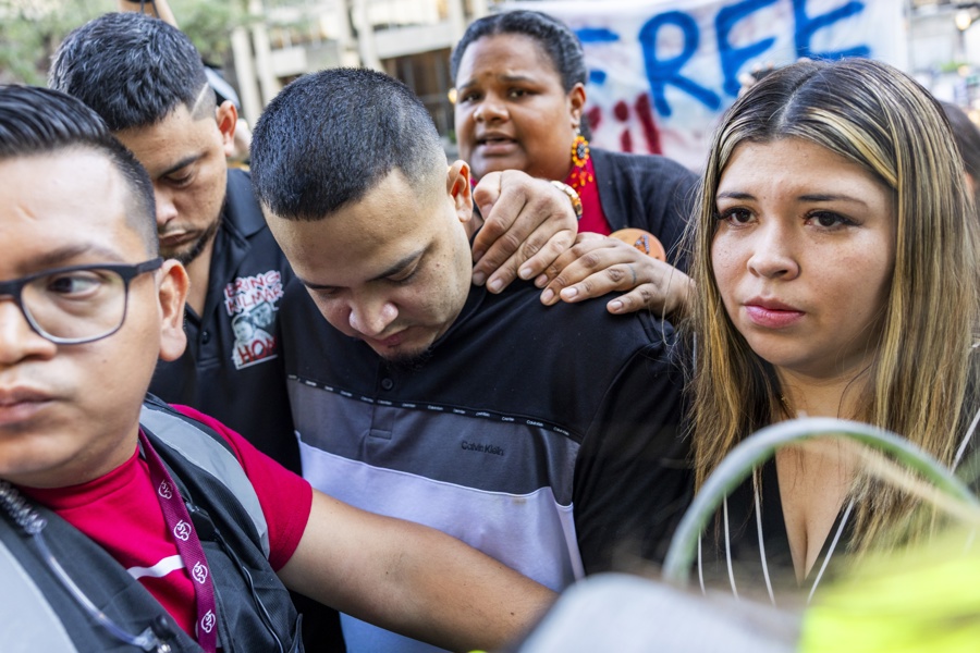 Kilmar Abrego Garcia checks in to the ICE Baltimore Field Office