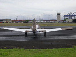 avioneta en el aeropuerto de Isla Grande este domingo, en San Juan