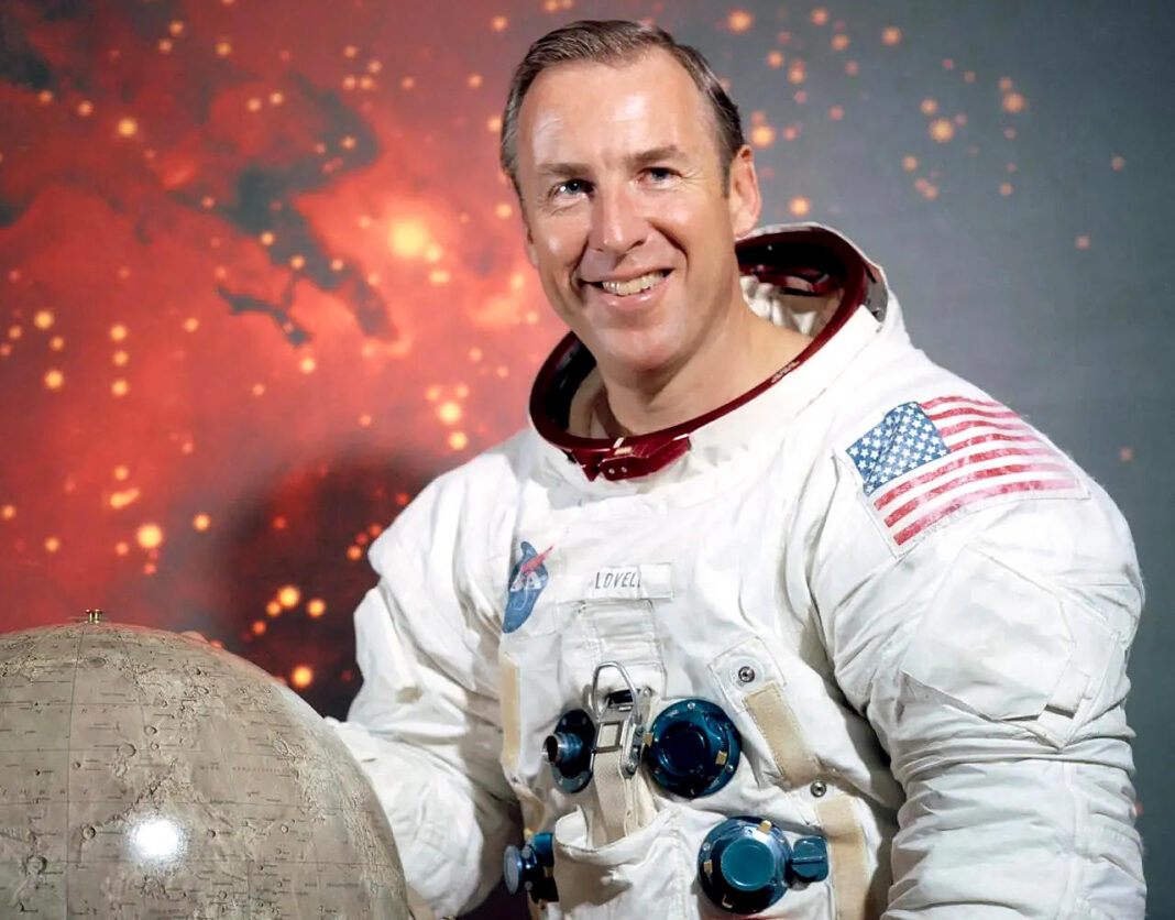 Fallece a los 97 años el astronauta Jim Lovell, origen de comandante de la misión Apolo 13, Jim Lovell.