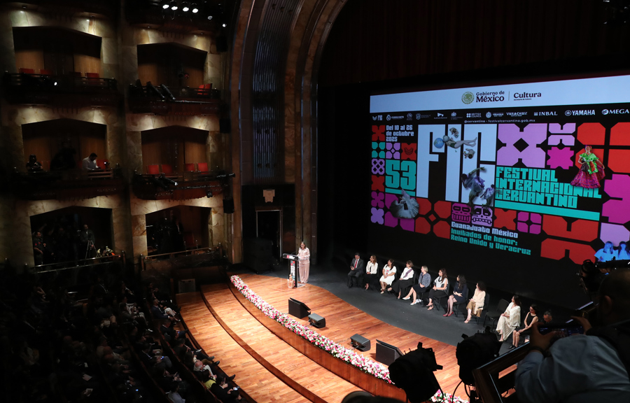 Nathy Peluso y Julieta Venegas asisten a la edición 53 del Festival Cervantino de México edición 53 del Festival Internacional Cervantino
