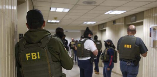 agentes de ICE