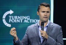 Comentarista Charlie Kirk, aliado de Trump, recibe un disparo en una universidad de EE.UU.