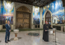 Catedral de Saint Patrick rinde homenaje a inmigrantes de Nueva York con un enorme mural Catedral de San Patricio rinde homenaje a inmigrantes de Nueva York con un enorme mural