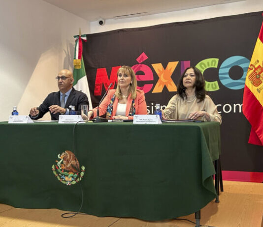 La mexicana Gloria Guevara, directora general interina del Consejo Mundial de Viajes Rueda de prensa de Gloria Guevara, candidata mexicana para la Secretaría General de ONU Turismo