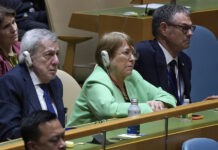 Bachelet dice que la candidatura es un honor y defiende el papel mediador de la ONU Bachelet