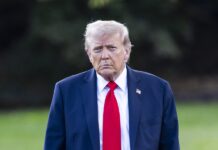 Una ciudad en Florida nombra una calle en honor a Trump entre críticas de residentes Trump