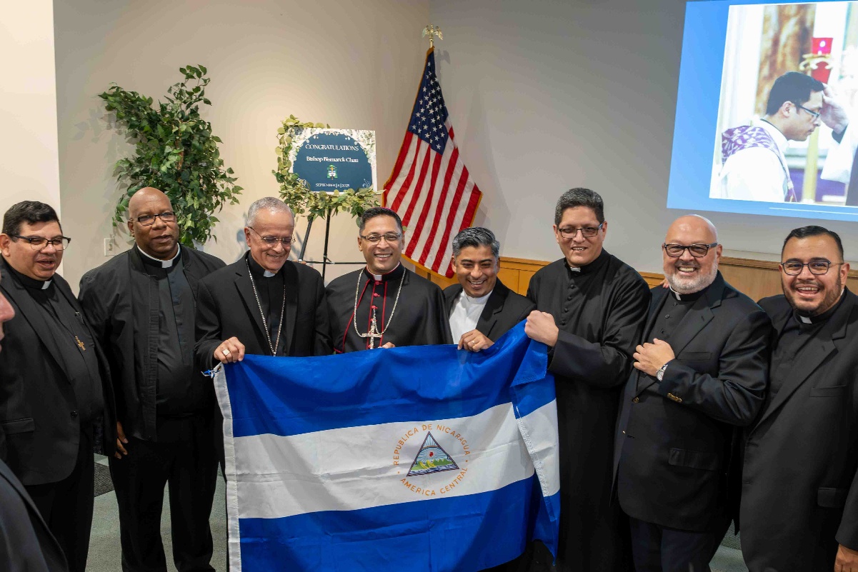 el Obispo Chau se convirti&oacute; en el primer obispo nacido en Nicaragua