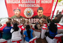 Buques, milicias y denuncias: Venezuela cierra filas contra la "amenaza" de EEUU