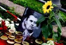 Profesores y funcionarios de Florida demandan tras sus despidos por hablar de Charlie Kirk Charlie Kirk