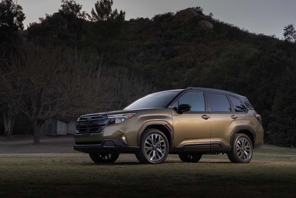 2025_Subaru_ForesterHybrid_01